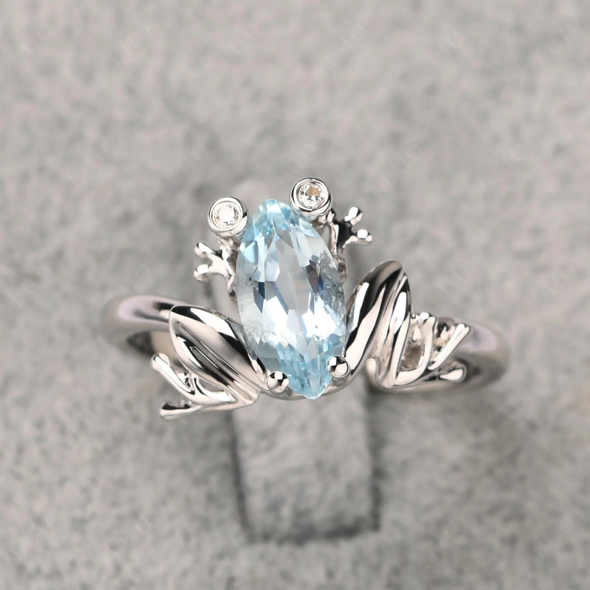 Aquamarine Ring with Frog - Image 10