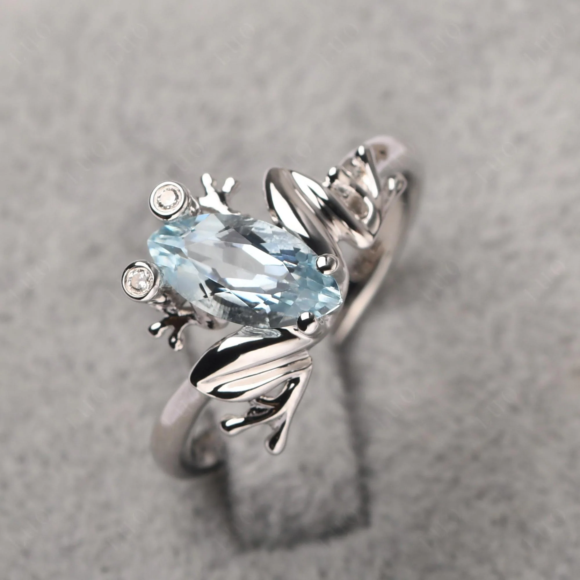 Aquamarine Ring with Frog - Image 11