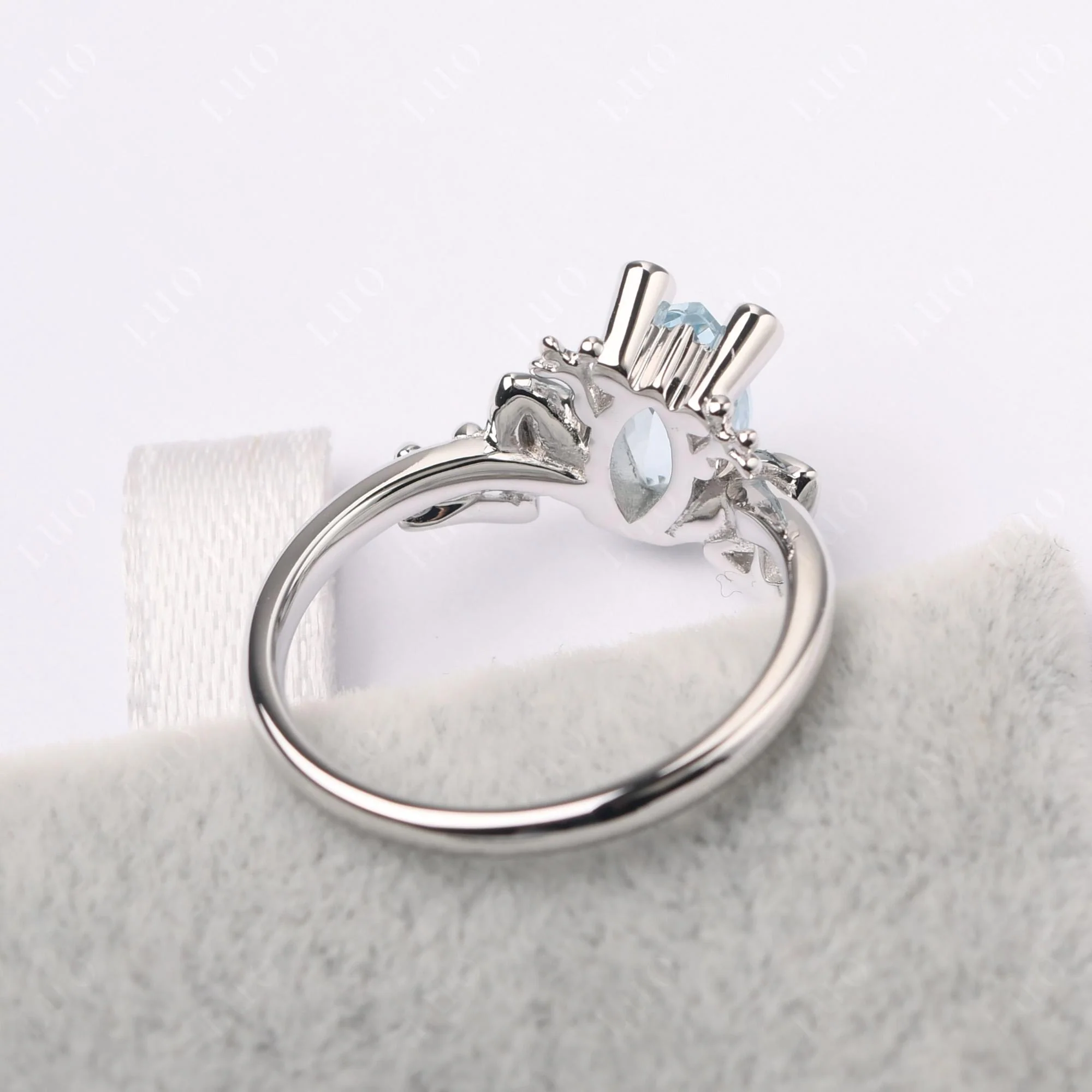 Aquamarine Ring with Frog - Image 12
