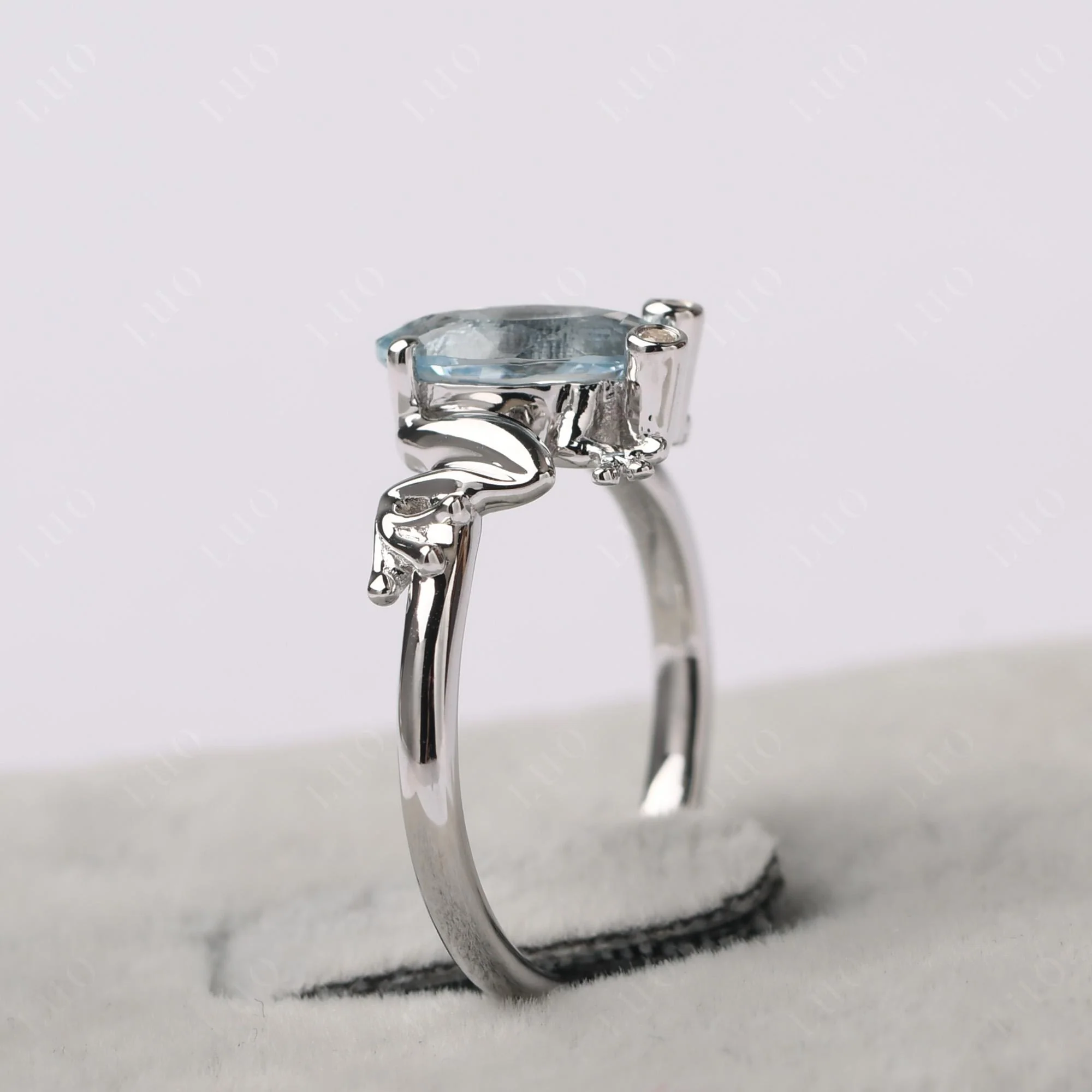 Aquamarine Ring with Frog - Image 13