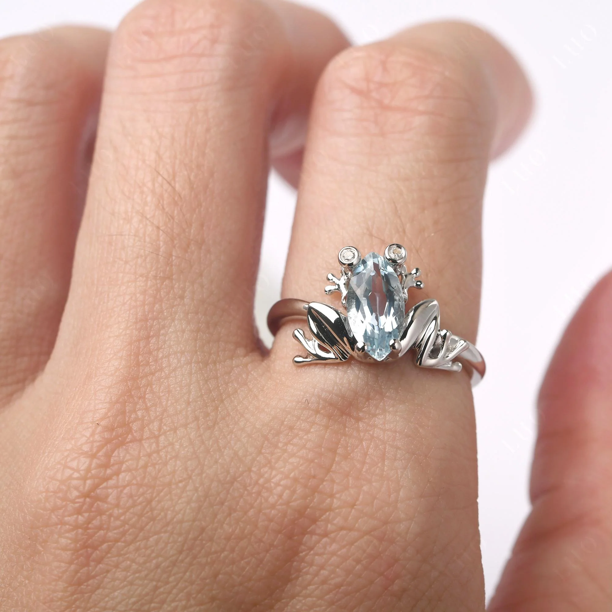 Aquamarine Ring with Frog - Image 14