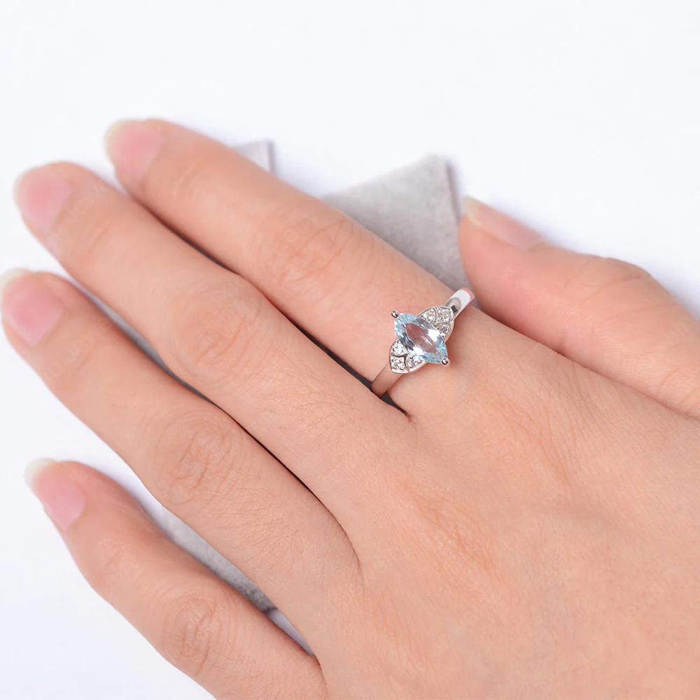 Marquise Cut Aquamarine Ring - Image 4