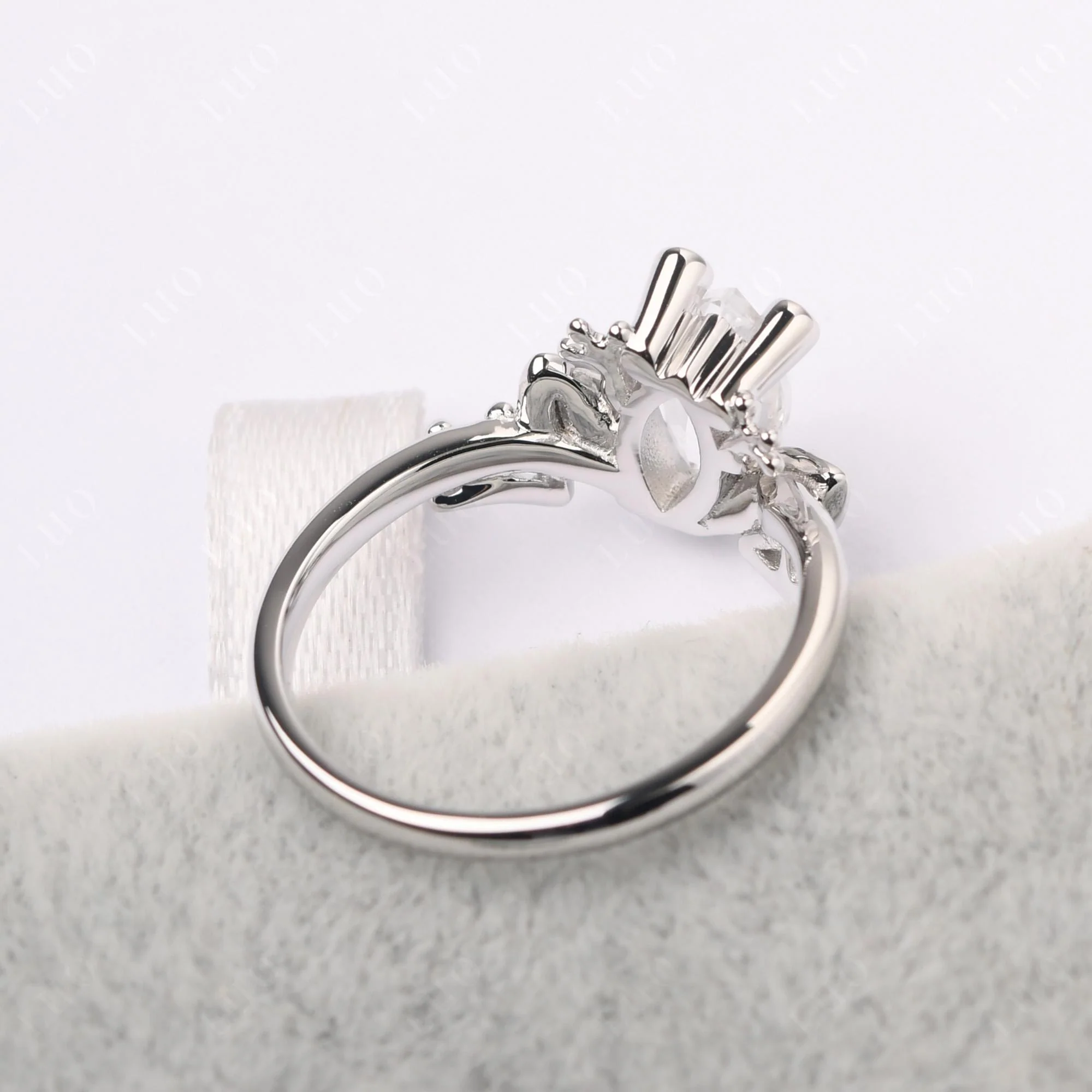 White Topaz Ring with Frog - Image 12