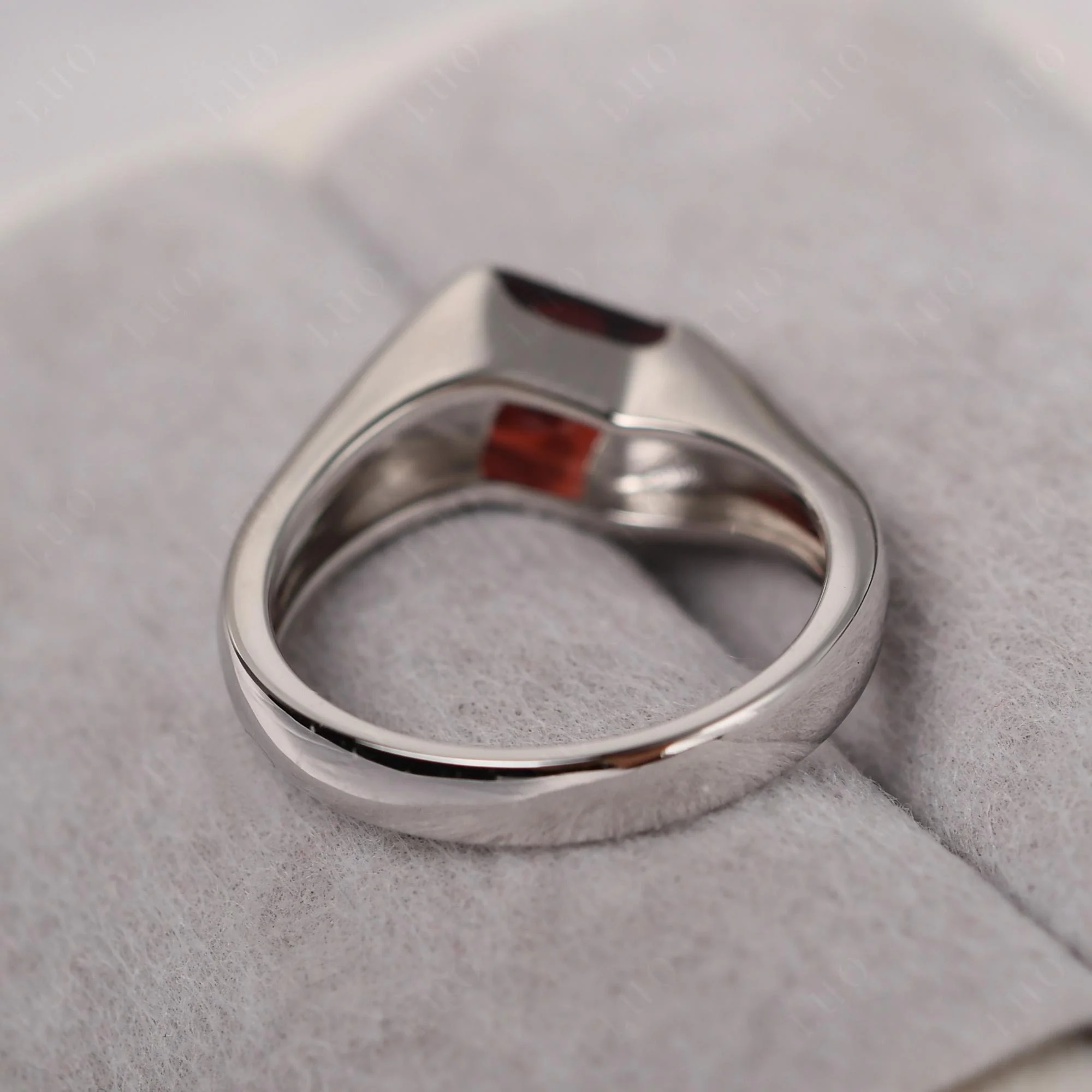 Unisex Garnet Bypass Solitaire Ring - Image 12
