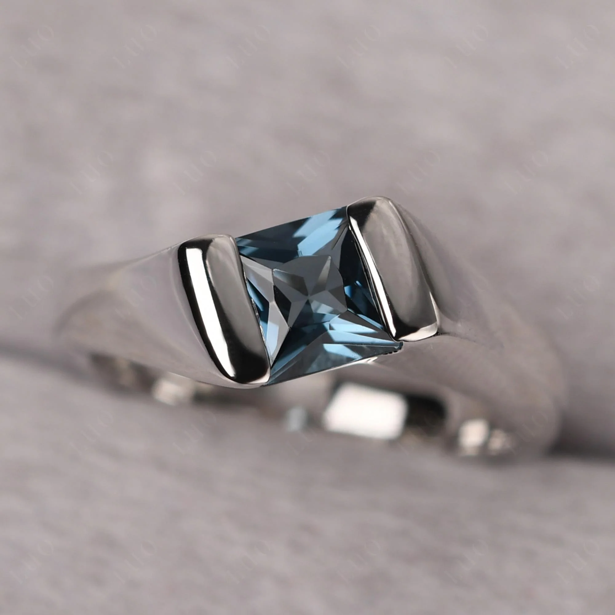 London Blue Topaz Bypass Solitaire Engagement Ring - Image 10