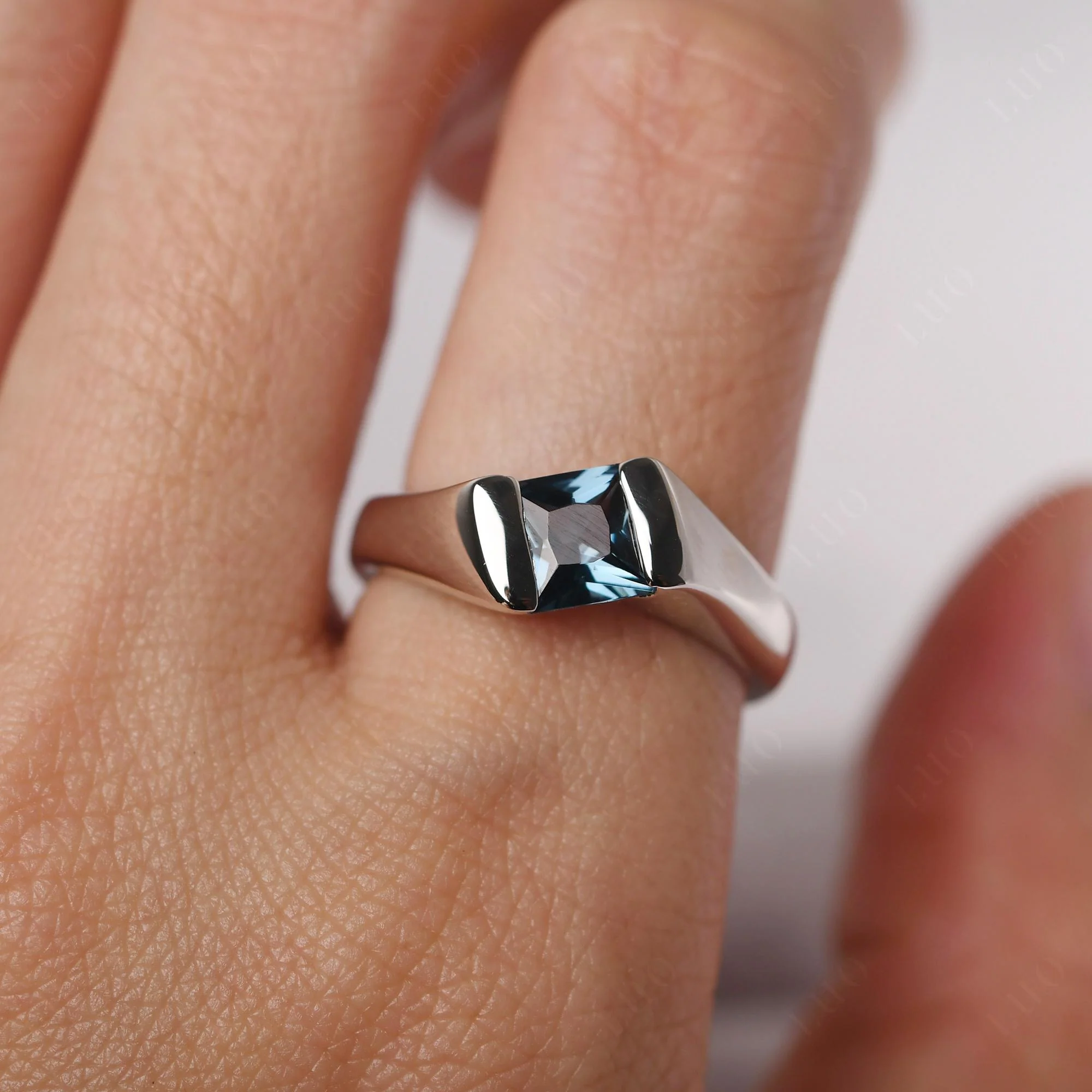 London Blue Topaz Bypass Solitaire Engagement Ring - Image 14