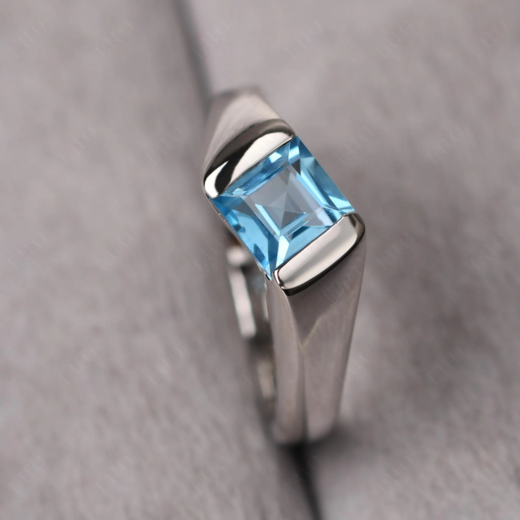 Unisex Swiss Blue Topaz Bypass Solitaire Ring - Image 12
