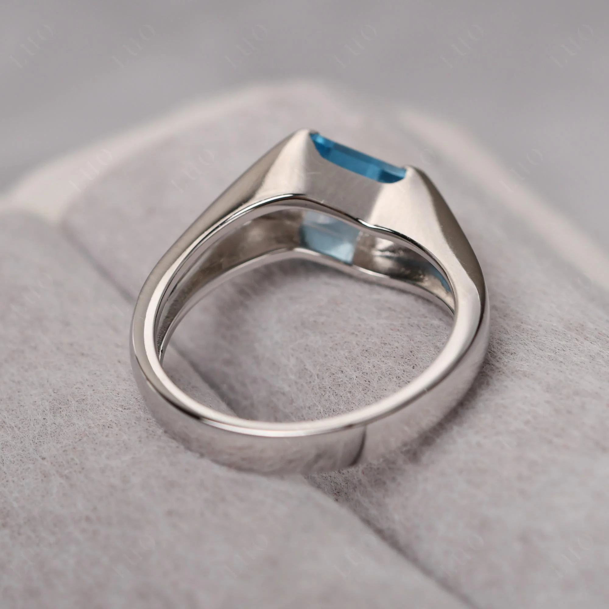 Unisex Swiss Blue Topaz Bypass Solitaire Ring - Image 13