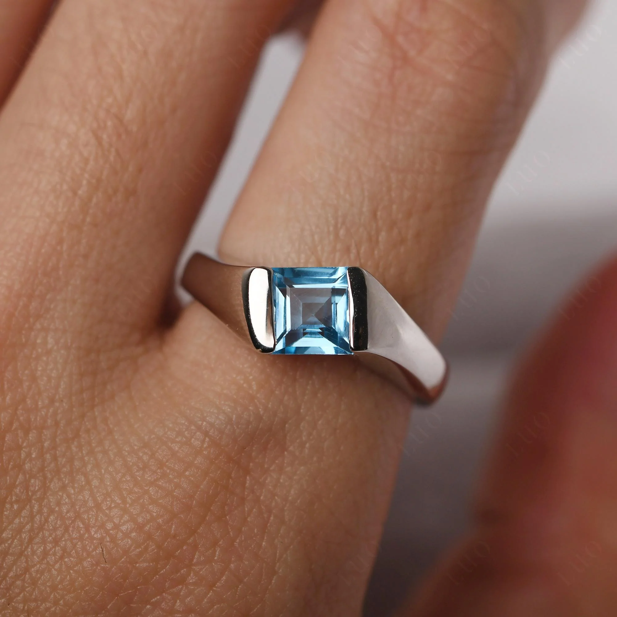 Unisex Swiss Blue Topaz Bypass Solitaire Ring - Image 15