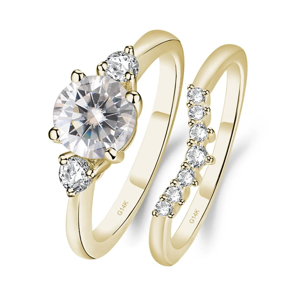 Round Moissanite Wedding Ring Set