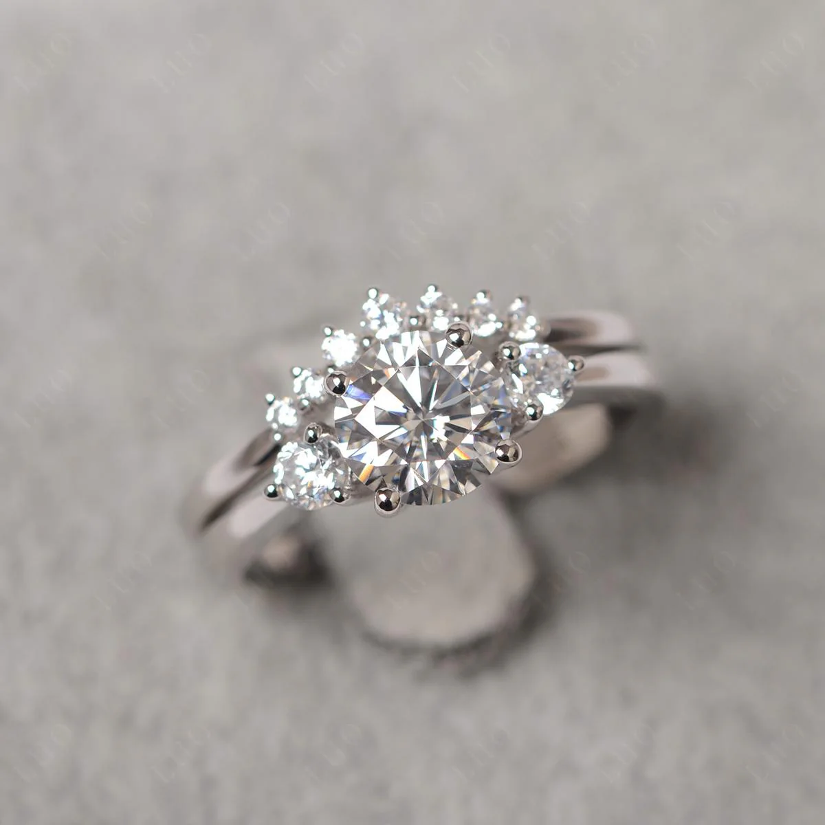 Round Moissanite Wedding Ring Set - Image 10