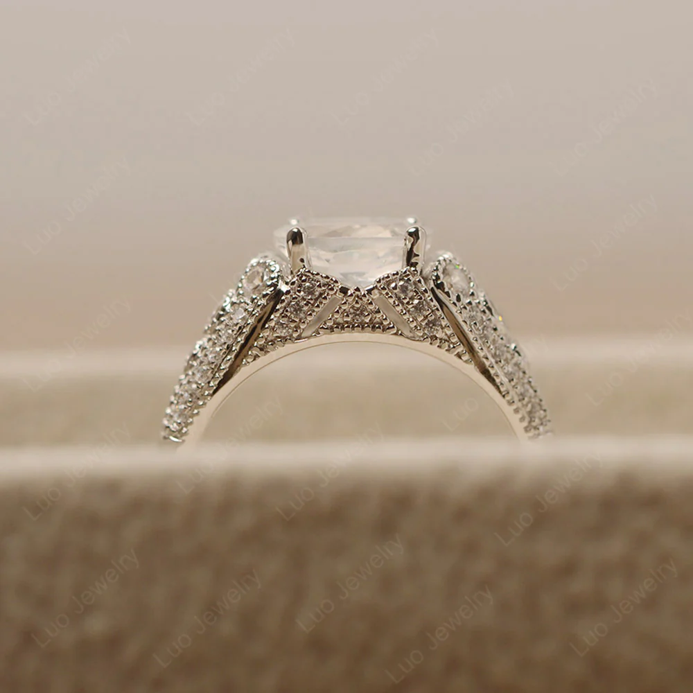 Vintage Horizontal Oval Cut Moonstone Ring - Image 5