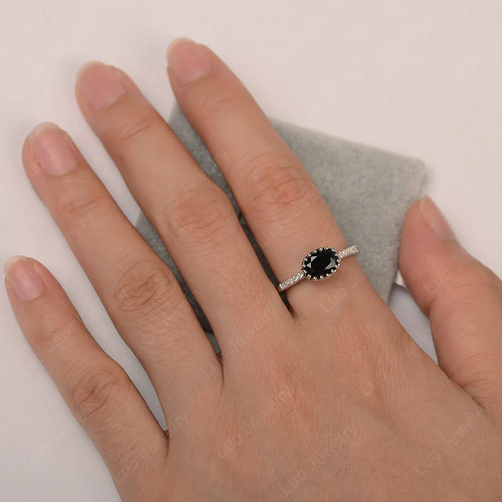 Multi Prong Oval Cut Black Spinel Ring - Image 4