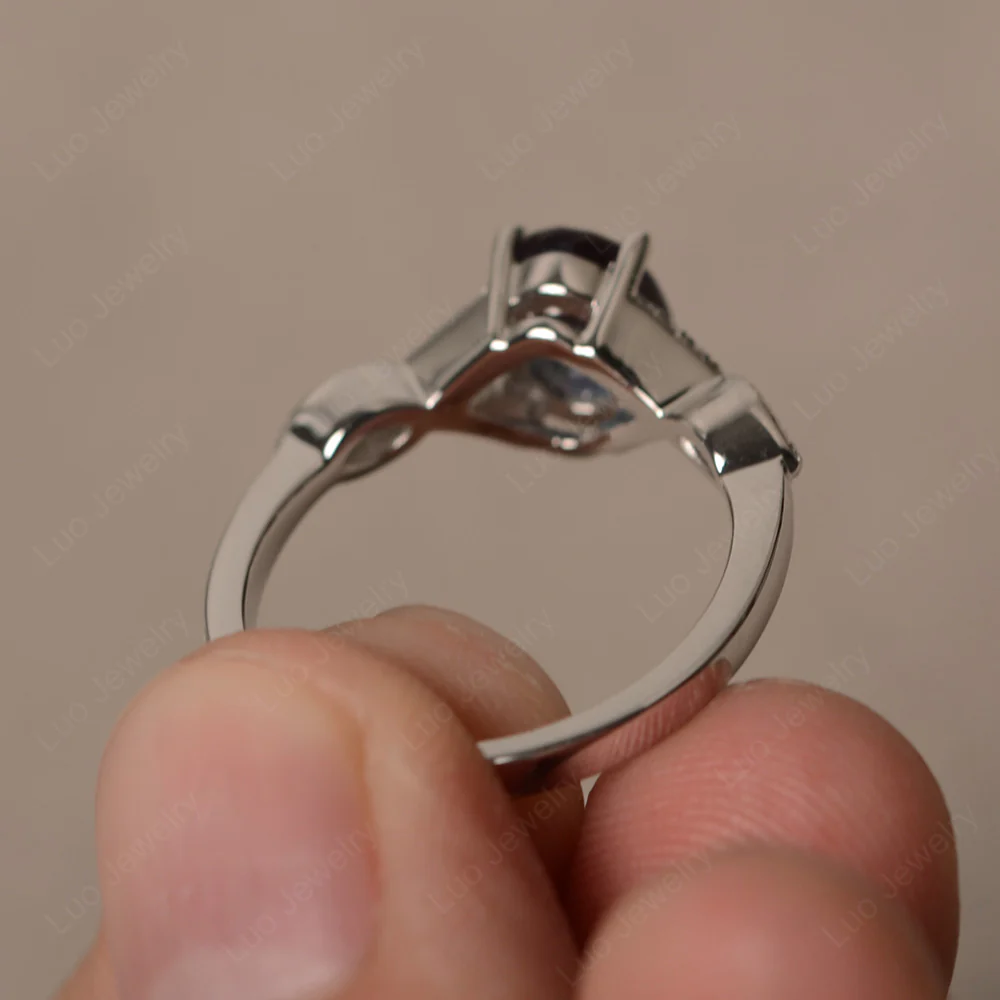 Oval Alexandrite Split Shank Ring - Image 2