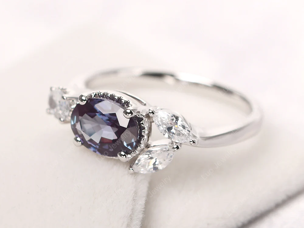 Oval Alexandrite Cluster Ring - Image 2