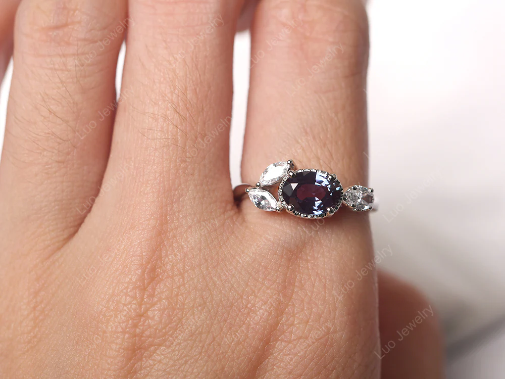 Oval Alexandrite Cluster Ring - Image 5