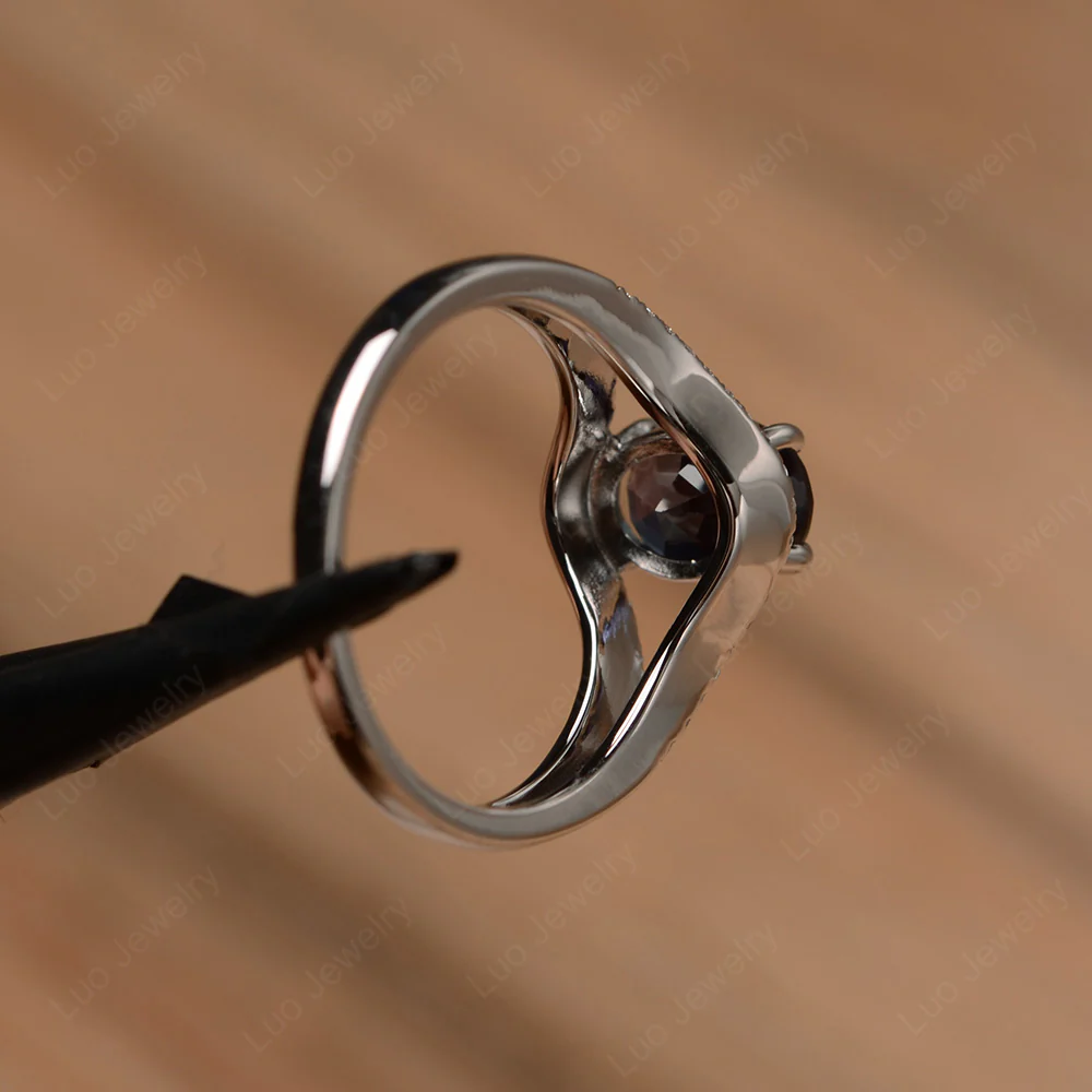 Oval Alexandrite Split Shank Pave Ring - Image 3