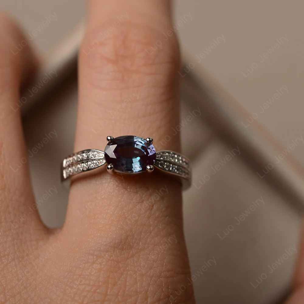 Oval Alexandrite Horizontal Two Rows Pave Ring - Image 4