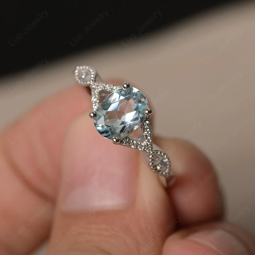 Oval Aquamarine Split Shank Ring