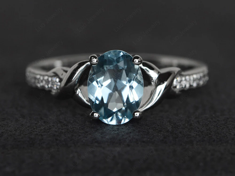Oval Aquamarine Twist Ring