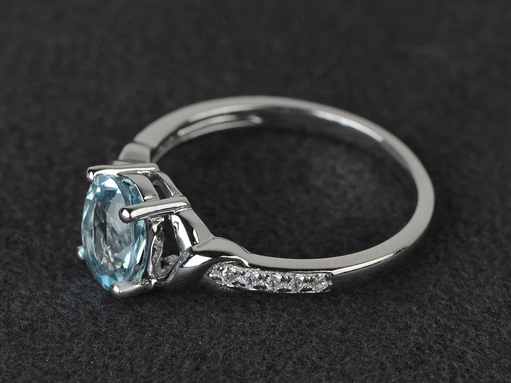Oval Aquamarine Twist Ring - Image 2