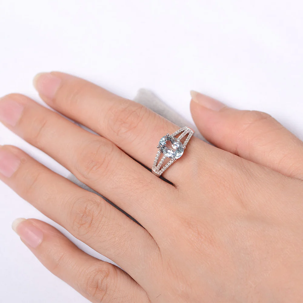 Aquamarine Triple Split Shank Ring - Image 4