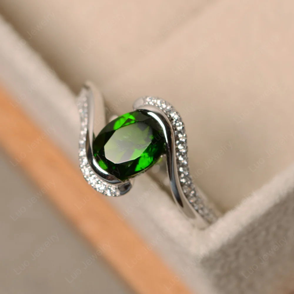 Oval Bezel Diopside Engagement Ring - Image 3