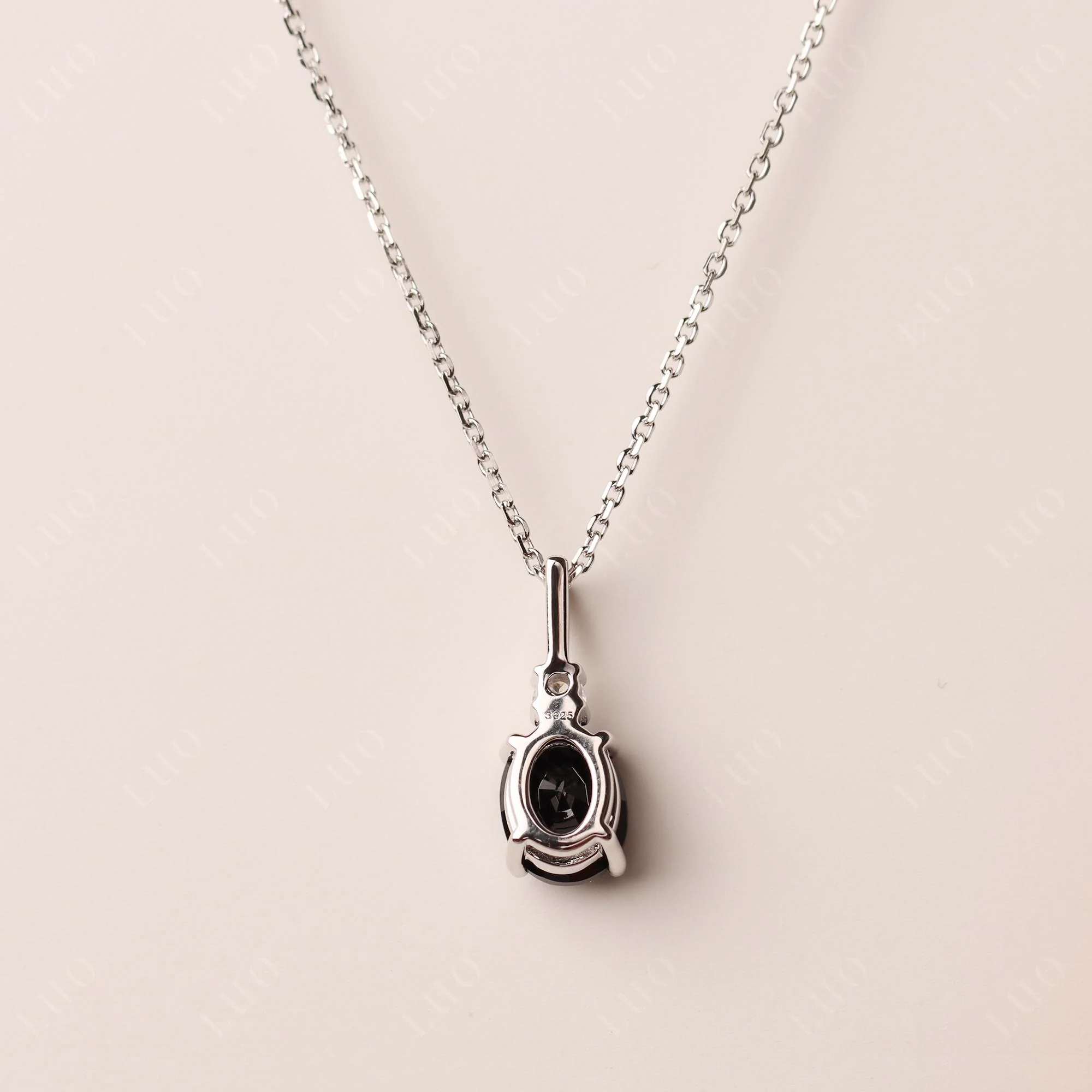 Simple Oval Black Spinel Necklace - Image 11