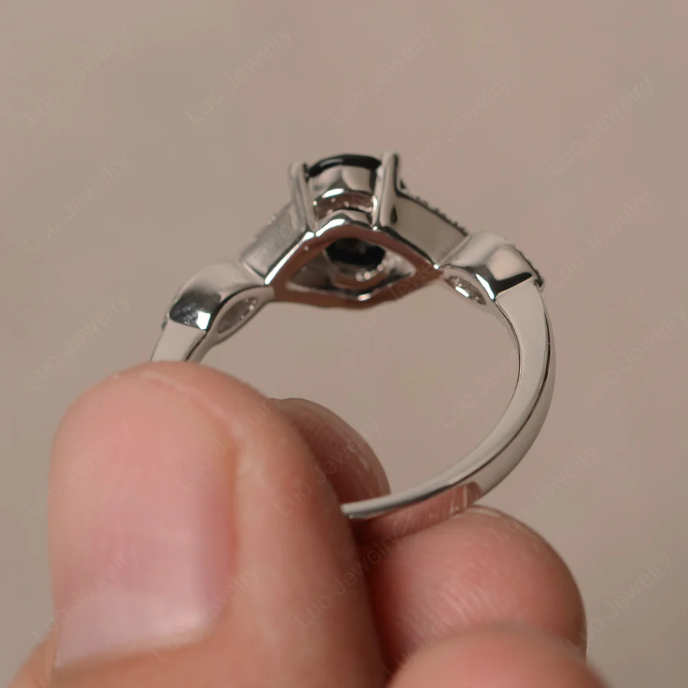 Oval Black Spinel Split Shank Ring - Image 2
