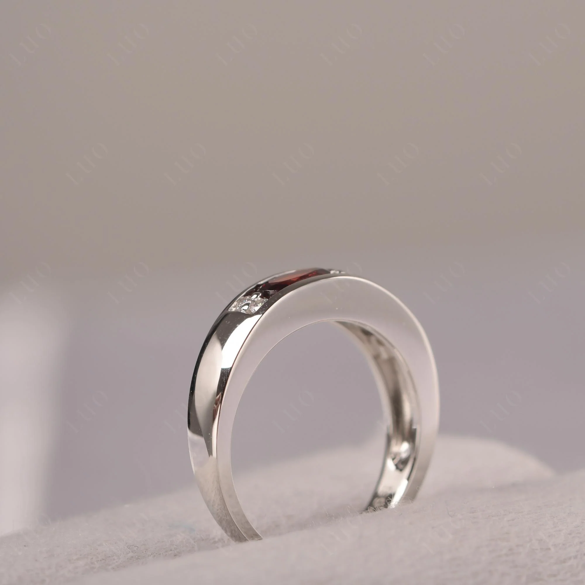 Oval Alexandrite and Garnet Ring - Image 13