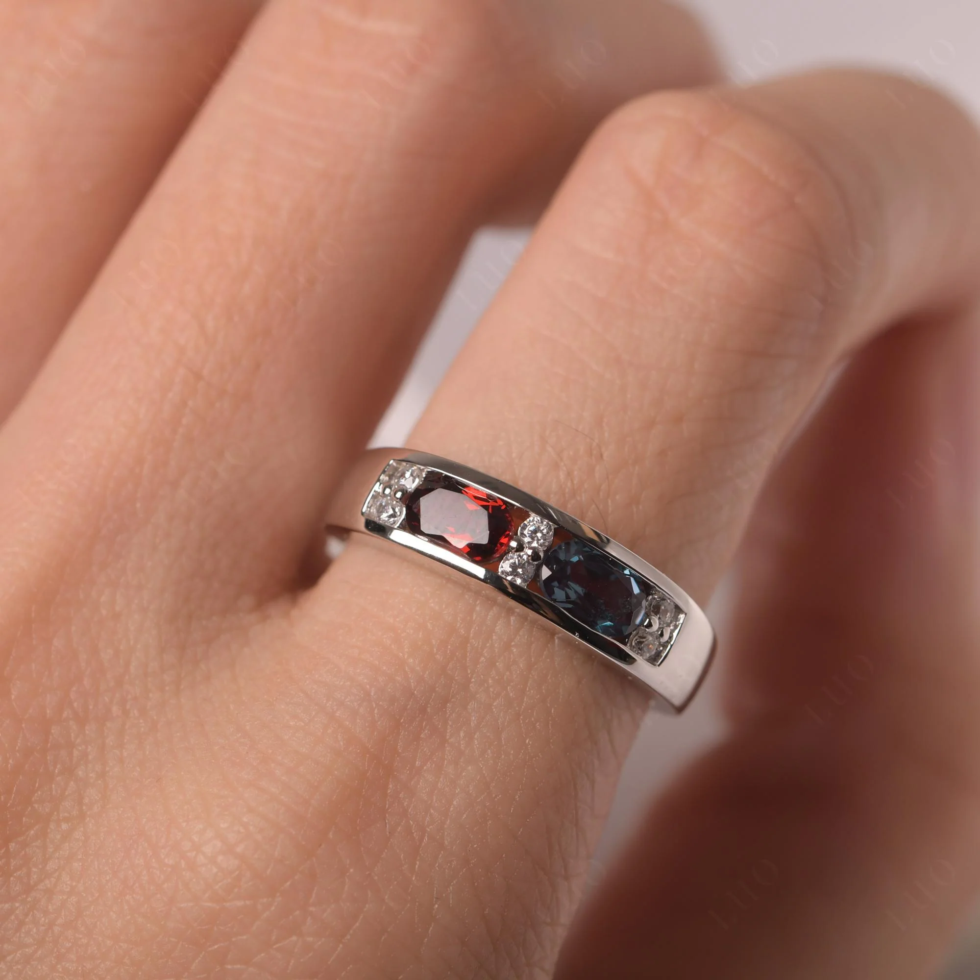 Oval Alexandrite and Garnet Ring - Image 14