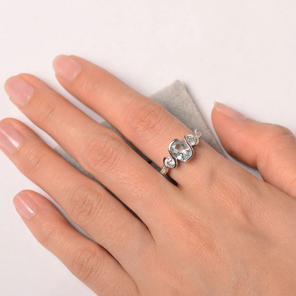 Oval Cut Aquamarine Swirl Ring - Image 4