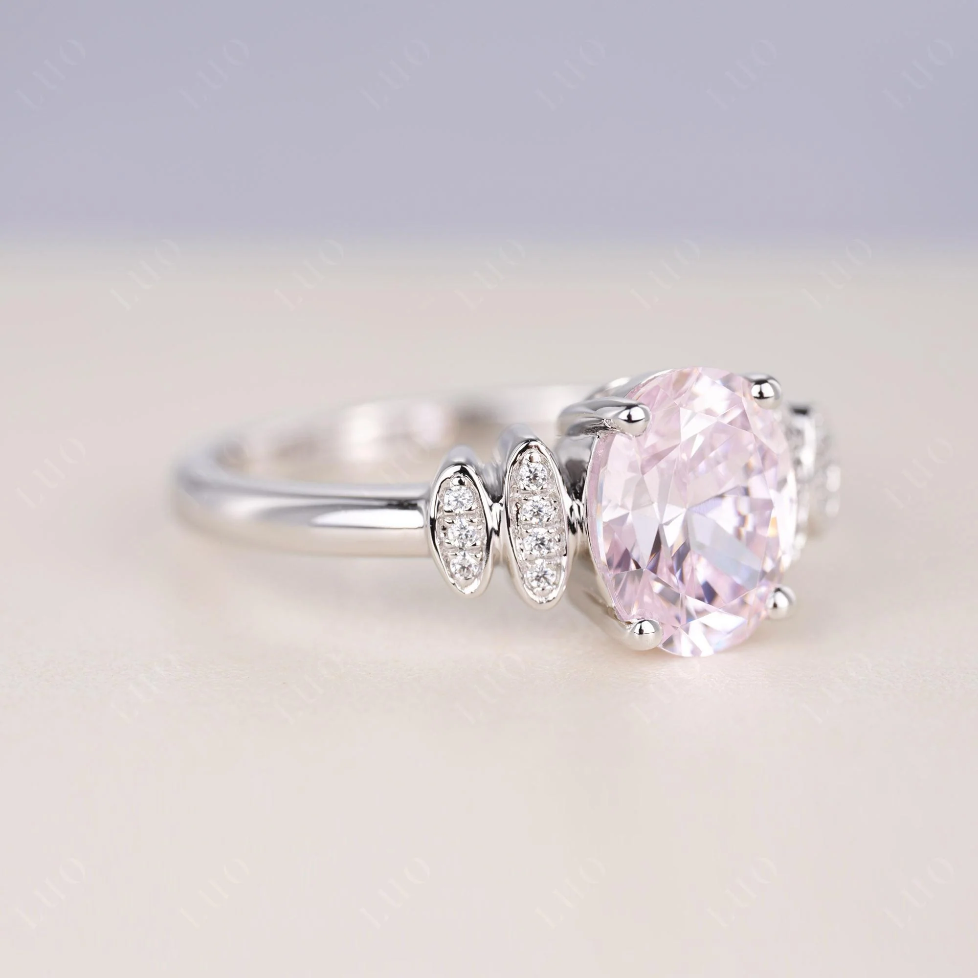 Oval Cut Simple Pink Cubic Zirconia Engagement Ring - Image 4