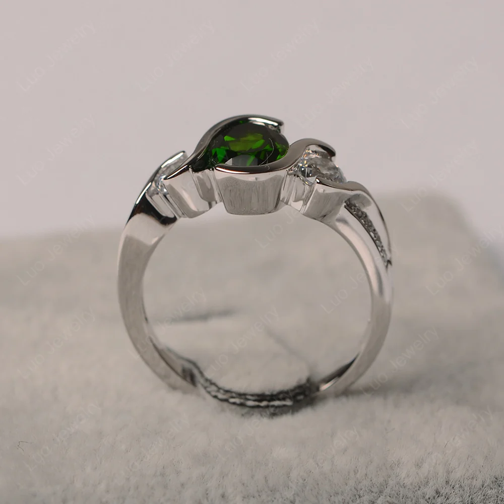 Diopside Three Stone Bezel Set Ring - Image 2