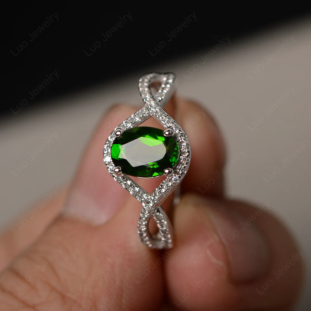 Oval Diopside Twisted Engagement Ring