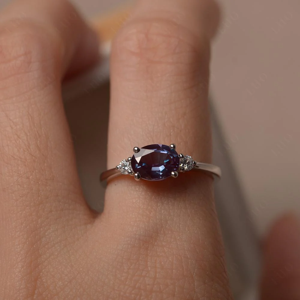 Oval East West Alexandrite Trilogy Ring - Image 15