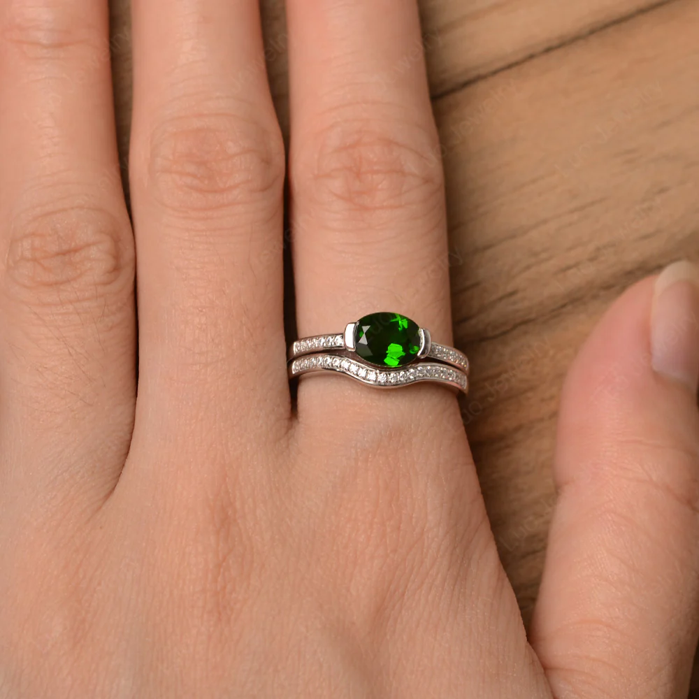 Oval Diopside Wedding Set Ring - Image 4