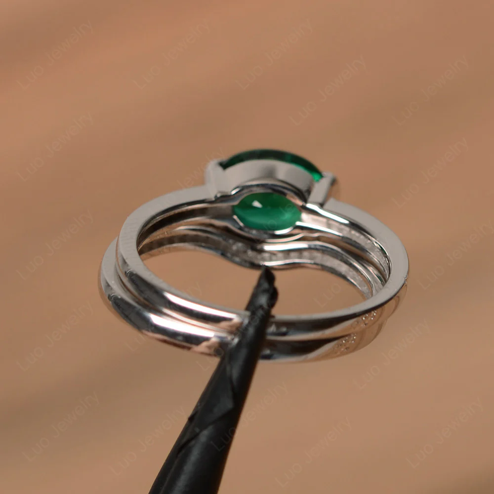 Oval East West Emerald Bridal Set Ring - Image 3
