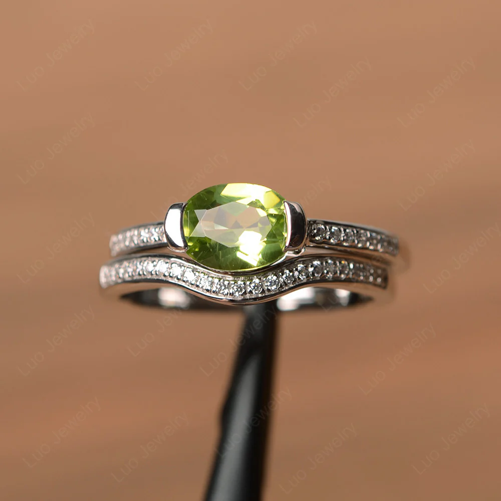 Oval Peridot Wedding Set Ring