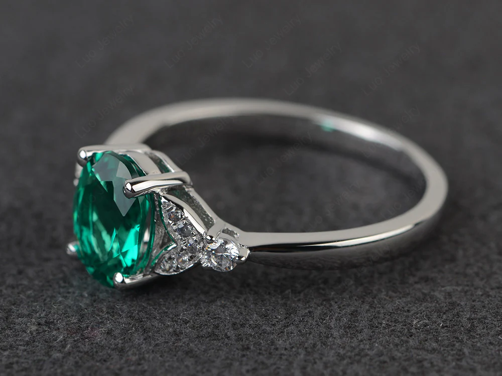 Simple Oval Cut Emerald Promise Ring - Image 2