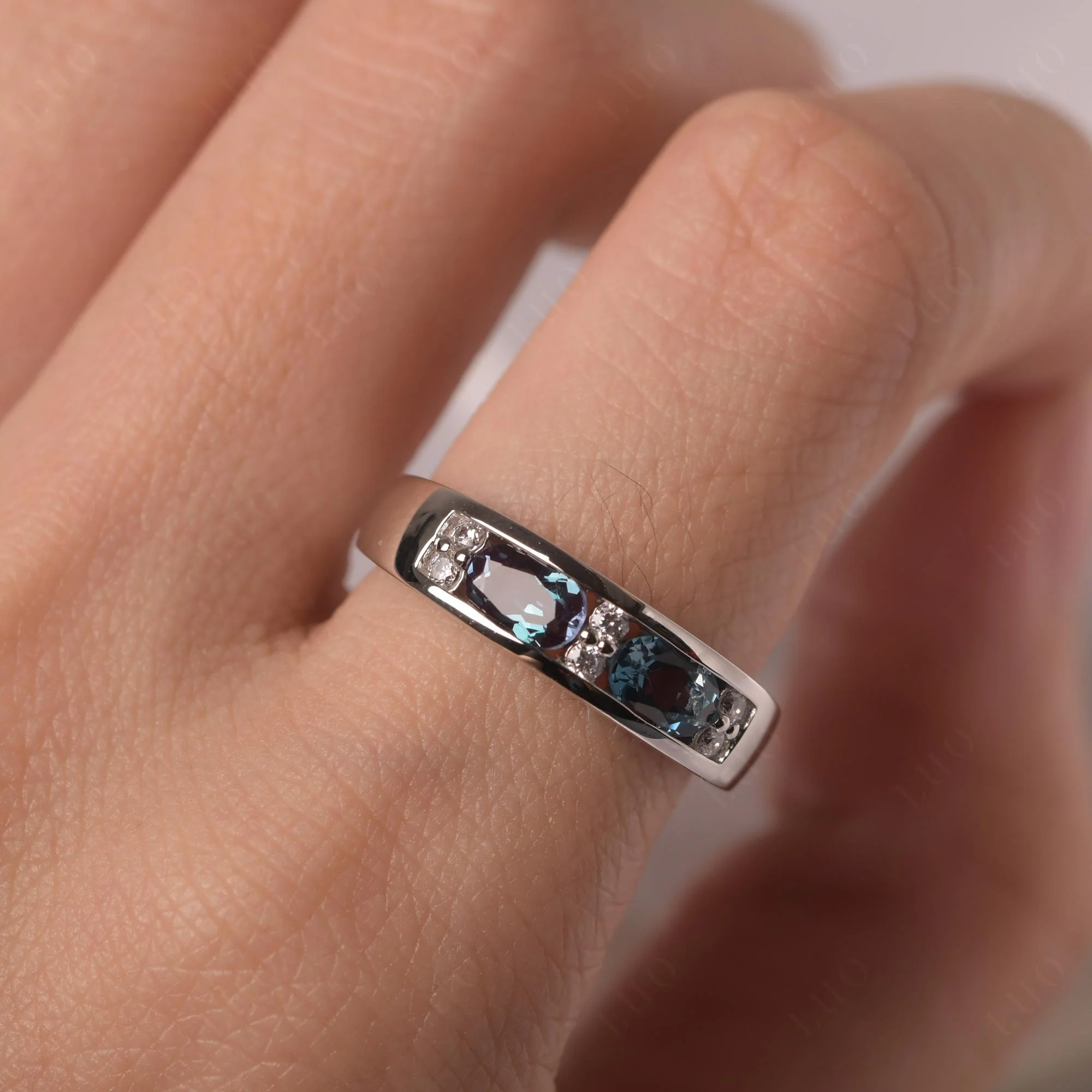 Oval Alexandrite and Blue Topaz Ring - Image 14