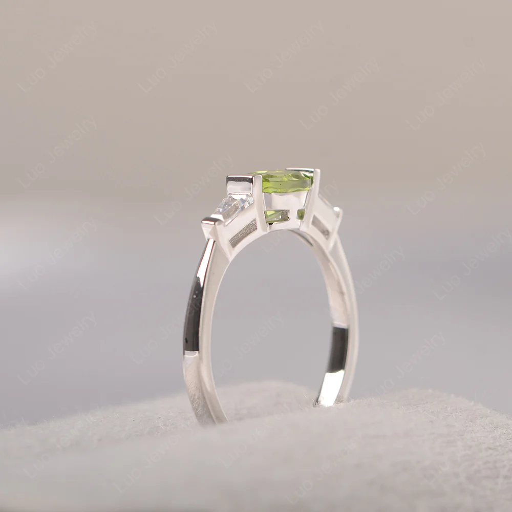 Oval Peridot Ring with Baguettes - Image 4