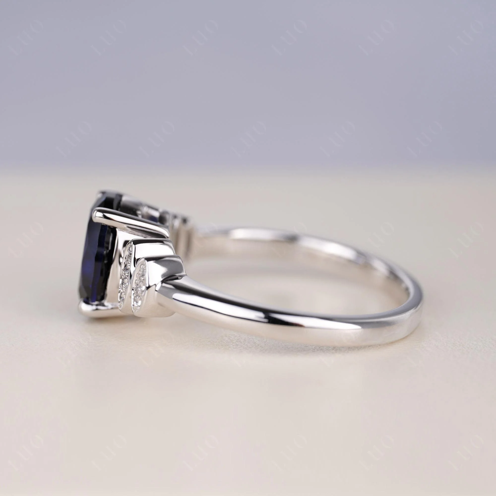Oval Cut Simple Sapphire Engagement Ring - Image 4