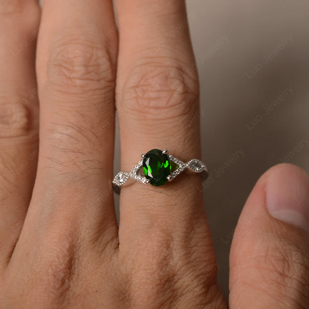 Oval Diopside Split Shank Ring - Image 3