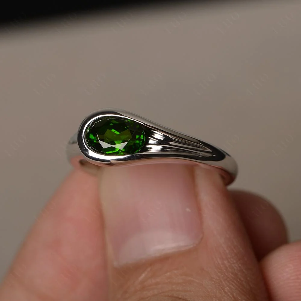Diopside Minimalist Engagement Ring - Image 11