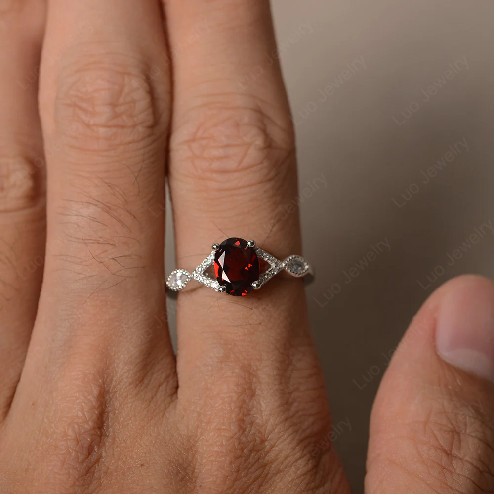 Oval Garnet Split Shank Ring - Image 3