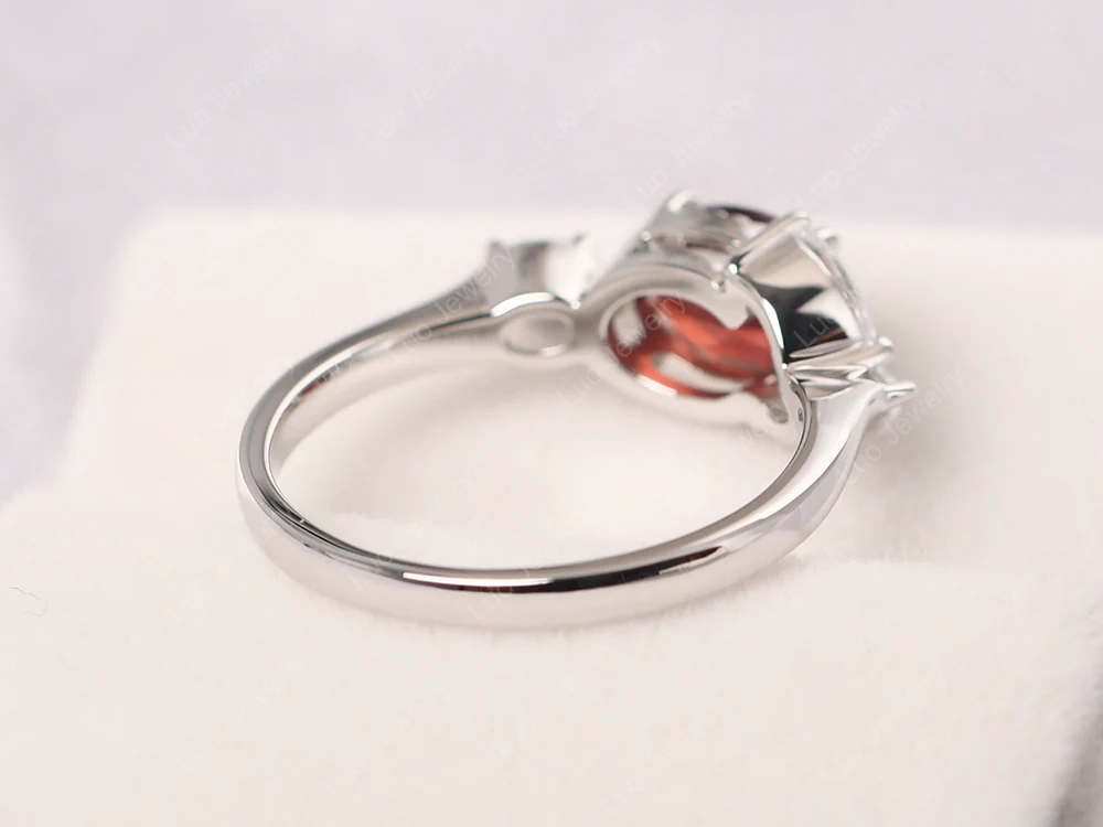 Oval Garnet Cluster Ring - Image 3