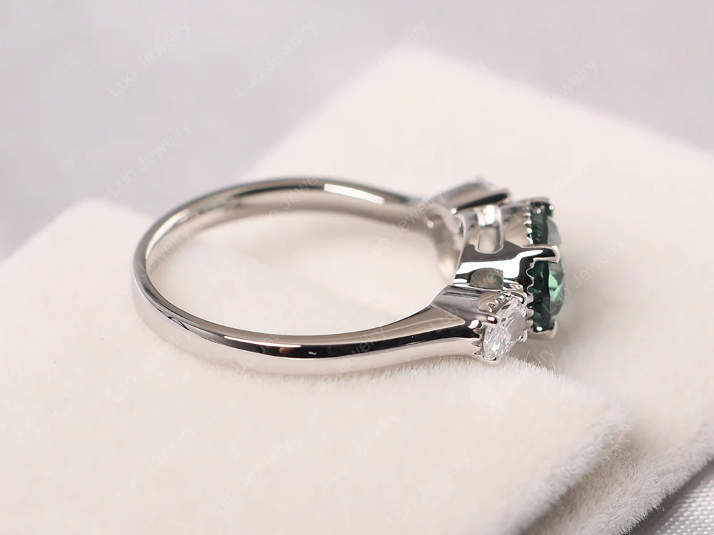 Oval Green Sapphire Cluster Ring - Image 4