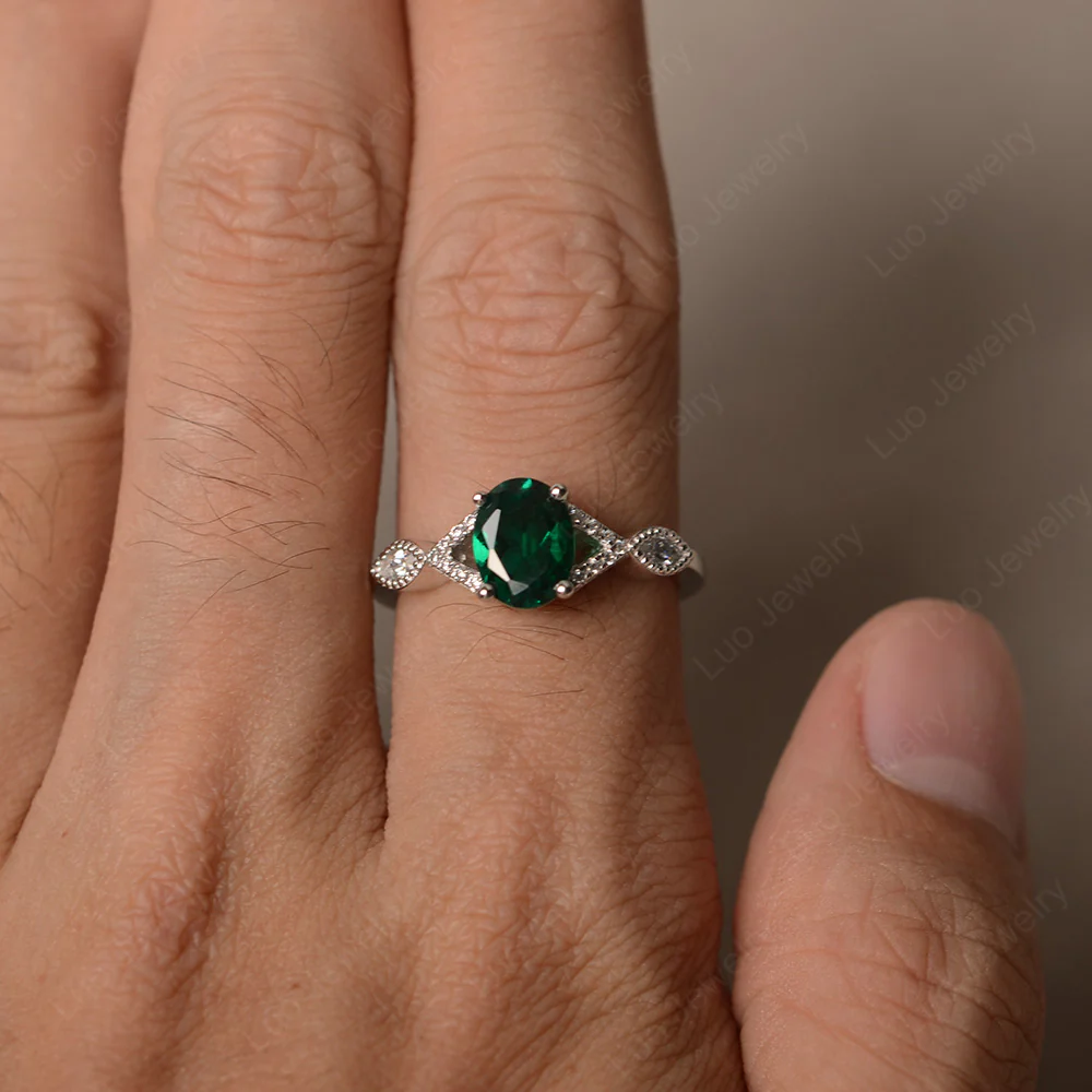 Oval Emerald Split Shank Ring - Image 3