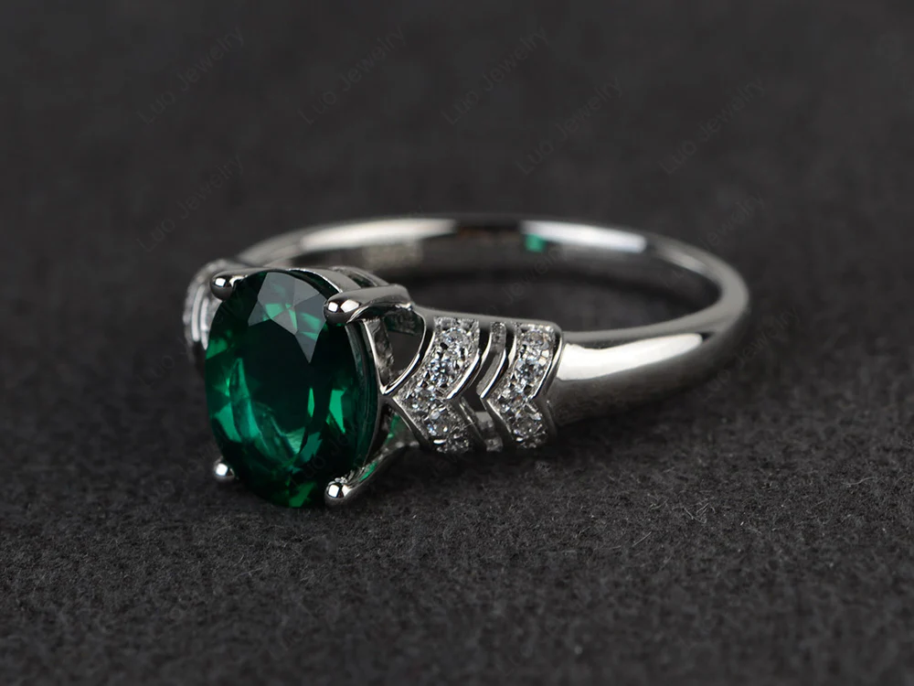Oval Cut Emerald Art Deco Ring - Image 2